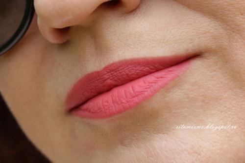 Bourjois Rouge Edition Velvet Lipstic.  Попытка №1 примерить матовые губы. Bourjois Rouge Edition Velvet Lipstick в оттенке # 09 Happy NudeYear. Отзыв.