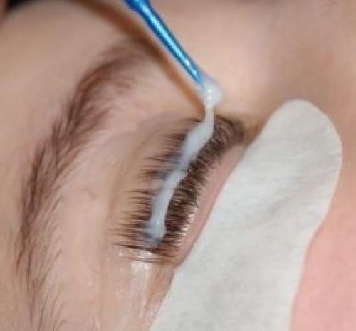 Ламинирование бровей беременным. Можно ли делать ламинирование ресниц беременным?