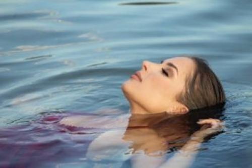 Можно ли с нарощенными ресницами в бассейн. Можно ли плавать с нарощенными ресницами