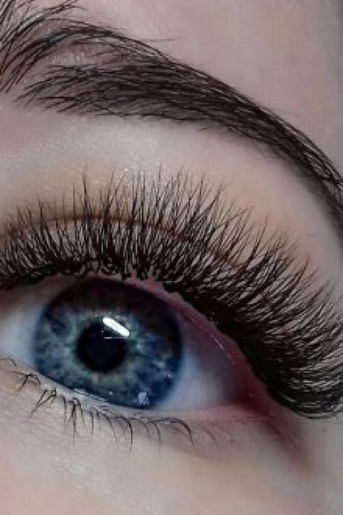 Пучковые ресницы 2Д. Виды наращивания ресниц 2Д Крупнейшие салоны красоты предлагают своим клиенткам различные виды процедуры двойного наращивания ресниц, каждая из которых имеет свои особенности и специфику.
Наиболее популярные техники: