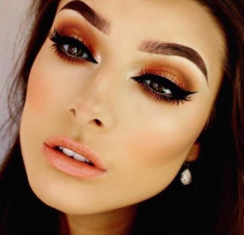 Как подобрать макияж под цвет глаз и волос. Макияж под цвет глаз: инструкция по применению