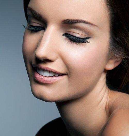 Забыла обезжирить ресницы перед наращиванием. Перед процедурой