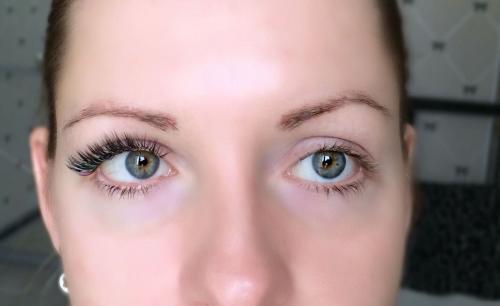 Когда лучше наращивать ресницы. Что нужно знать о наращивании ресниц