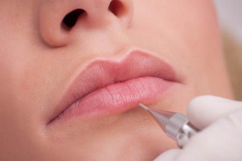 Больно ли делать напыление губ. Что такое и особенности нано напыление