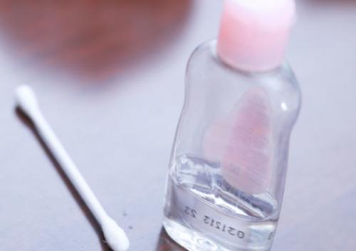 Что делать если клей для ресниц засох. Можно ли убрать клей с ресниц после наращивания