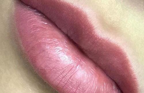 Татуаж губ нюд. Нюдовый татуаж губ