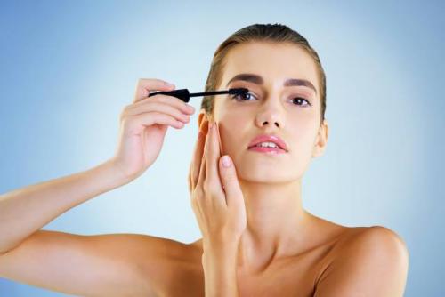 Как завить ресницы, чтобы они держались. Как подкрутить ресницы без щипчиков?