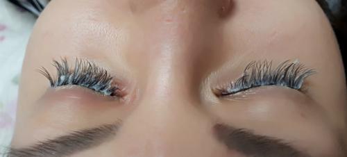 Что делать если клей для ресниц засох. Можно ли убрать клей с ресниц после наращивания