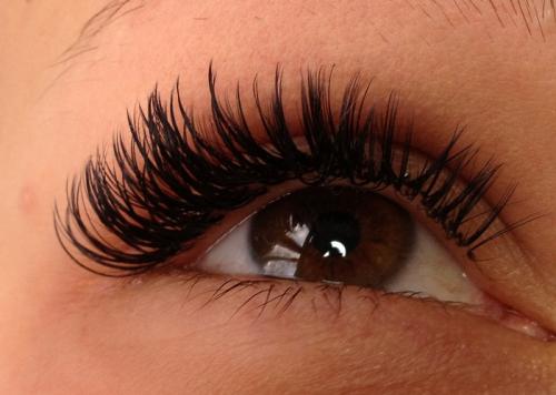 Как укоротить ресницы мужчине. Можно ли стричь