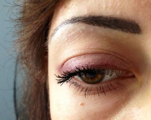 Последствия наращивания ресниц. Наращивание ресниц: последствия и вред процедуры