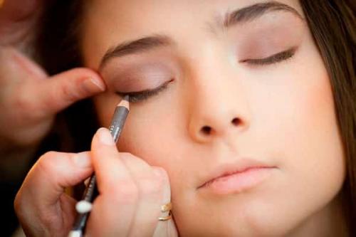 Как научиться красиво краситься пошагово. Как краситься карандашом