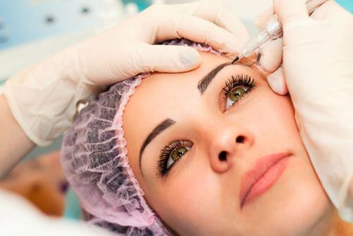 Намочила брови после микроблейдинга. Что происходит с кожей во время сеанса