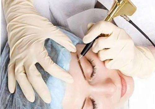 Больно ли делать татуаж бровей 01 Больно ли делать татуаж бровей 01