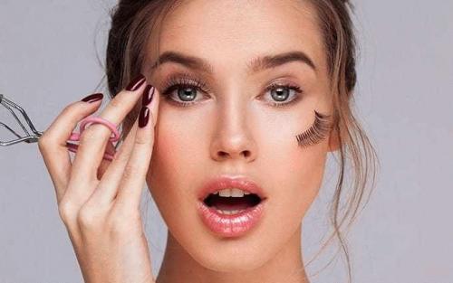 Сколько держатся накладные ресницы на клею 04 Сколько держатся накладные ресницы на клею 04