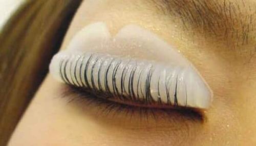 Как красить ресницы краской