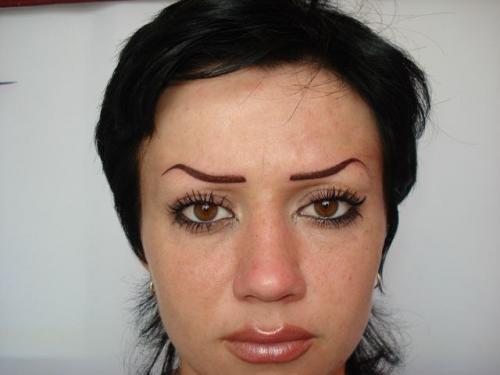 Неудачный перманентный макияж бровей. ЭТО ПРОВАЛ: НЕУДАЧНЫЙ ТАТУАЖ БРОВЕЙ