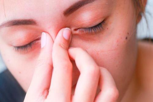 Отек после татуажа на веках. Как убрать отек глаз после татуажа век и сохранить зрение?