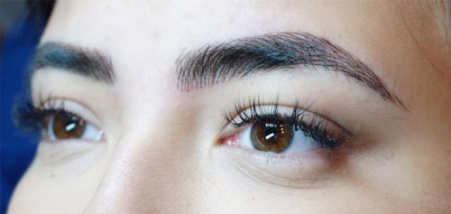 Уход за бровями после татуажа. Татуаж бровей уход после процедуры