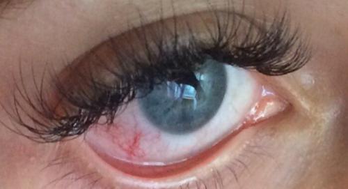 Вредно ли постоянно наращивать ресницы. Вредно ли наращивать ресницы – мой опыт