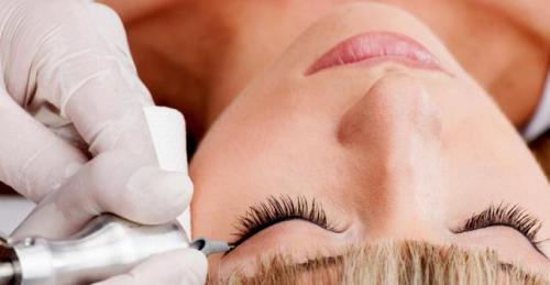 Межресничное пространство перманентный макияж. Межресничный татуаж — альтернатива наращиванию: гид по модной процедуре 01 Межресничное пространство перманентный макияж. Межресничный татуаж — альтернатива наращиванию: гид по модной процедуре 01