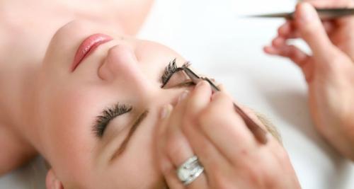 Из чего состоят ресницы для наращивания. Какие бывают материалы для наращивания ресниц: выбираем лучший