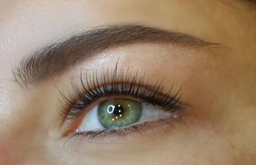 Что делать если веки опухли после наращивания ресниц. Что делать, если опухли глаза после наращивания ресниц? 04