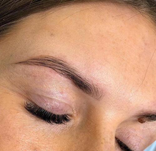 Архитектура бровей хной или краской. Окрашивание бровей: хна или краска