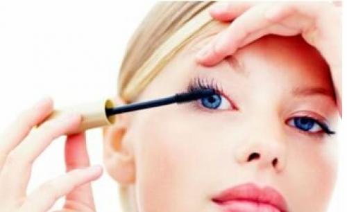 Как красить нижние ресницы краской. Как правильно красить ресницы тушью: секреты стилистов