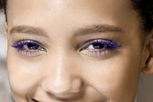 Фиолетовая тушь для ресниц. Кому подходят фиолетовые ресницы: варианты образов