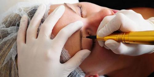 Как делают татуаж бровей