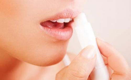 На какой день после татуажа можно красить губы. Комплекс процедур по уходу за губами после татуажа
