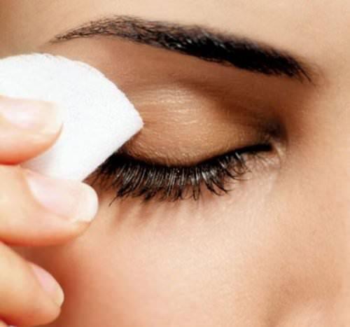 Когда нужно снимать нарощенные ресницы. Техника снятия нарощенных ресниц