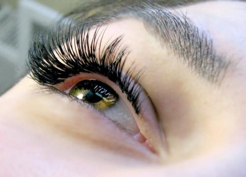 Надо ли нарощенные ресницы красить. Можно ли красить наращенные ресницы тушью? 04 Надо ли нарощенные ресницы красить. Можно ли красить наращенные ресницы тушью? 04