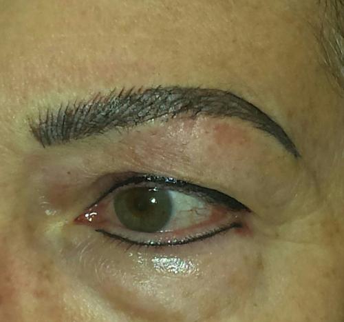 Неудачный татуаж верхнего века. Вся правда о перманентном макияже век. Почему я строго против татуажа стрелок? Фотопримеры.