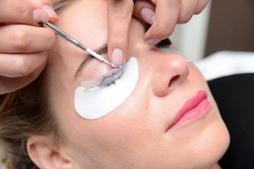 Ламинирование ресниц вредно это или нет. Вредно ли делать ламинирование ресниц: разбираем плюсы и минусы популярной процедуры