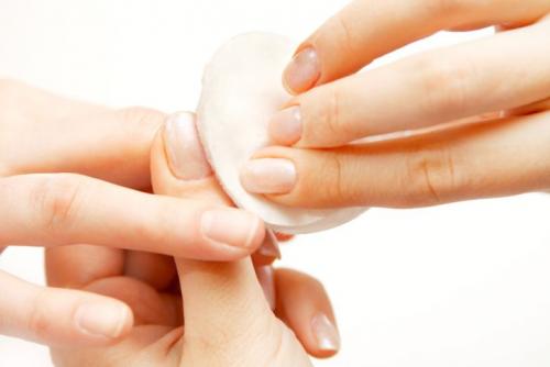 Что делать если клей момент попал на пальцы. Как очистить супер-клей с кожи? ЛАЙФХАК