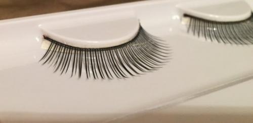 Сколько стоят накладные ресницы. Топ-5 лучших накладных ресниц с клеем