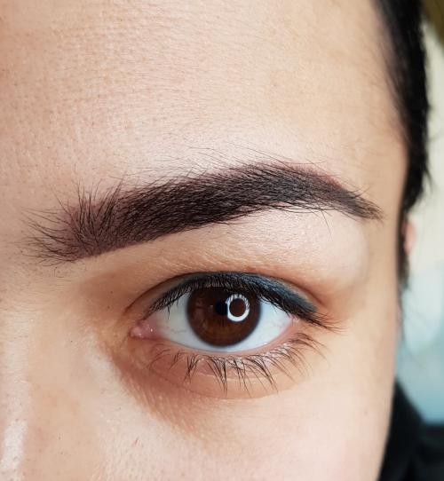 Какая техника татуажа лучше для бровей. Какую технику татуажа бровей выбрать - волосковую или растушевку?