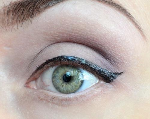 Стрелки для глаз с нависшим веком. Как нарисовать стрелки для нависшимих век? Полезные советы!