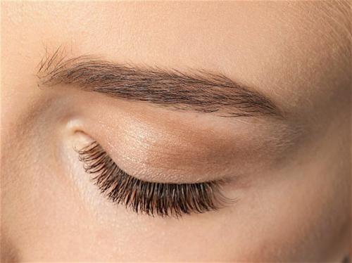 Можно ли пользоваться карепростом после ламинирования ресниц. Что собой представляет процедура?