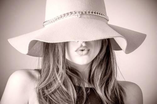 Мешают нарощенные ресницы. Некачественное наращивание ресниц — чем опасно?