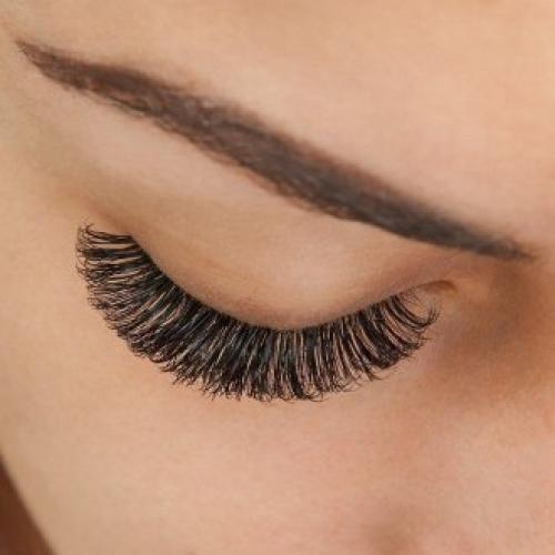 Голливуд ресницы это сколько д. Что представляет собой голливудское наращивание ресниц