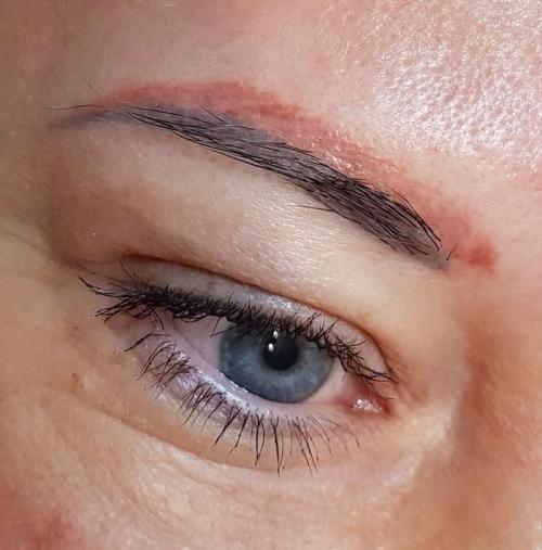 Зеленые брови после татуажа. 10 советов, которые спасут ваши брови при татуаже