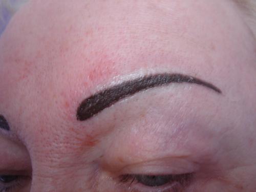 Отек после перманентного макияжа бровей. Отеки после перманентного макияжа: норма или осложнение?