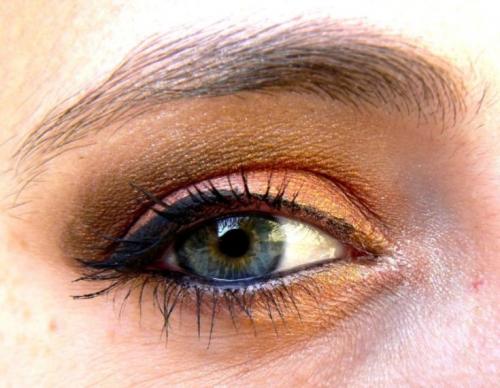 Красивый макияж для голубых глаз. Макияж для голубых глаз — придаем огранку живому бриллианту + фото