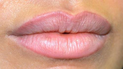 Татуаж губ под цвет губ. Виды перманентного макияжа губ