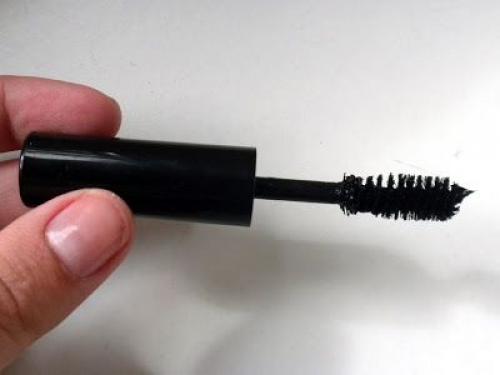 Сколько хранится тушь для ресниц. Хранение и срок годности