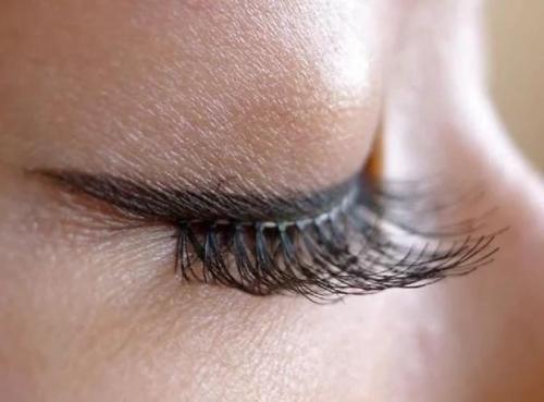 Как клеить ресницы пучками. Как самой наклеить ресницы пучками