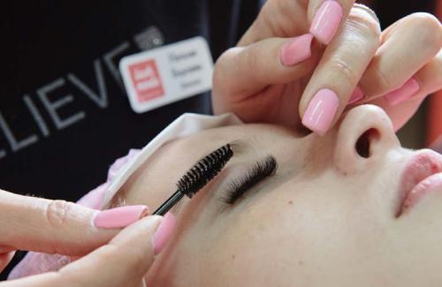 Не идут нарощенные ресницы. Почему нарощенные ресницы не держатся долго