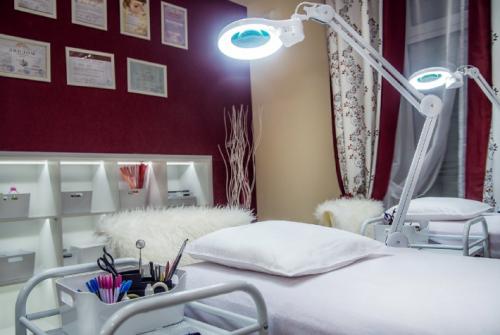 Не идут нарощенные ресницы. Почему нарощенные ресницы не держатся долго